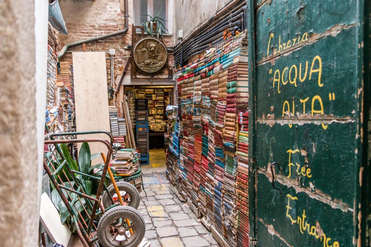 Doge'S Pantheon & St.Mark School In Hidden Venice Luaran gambar