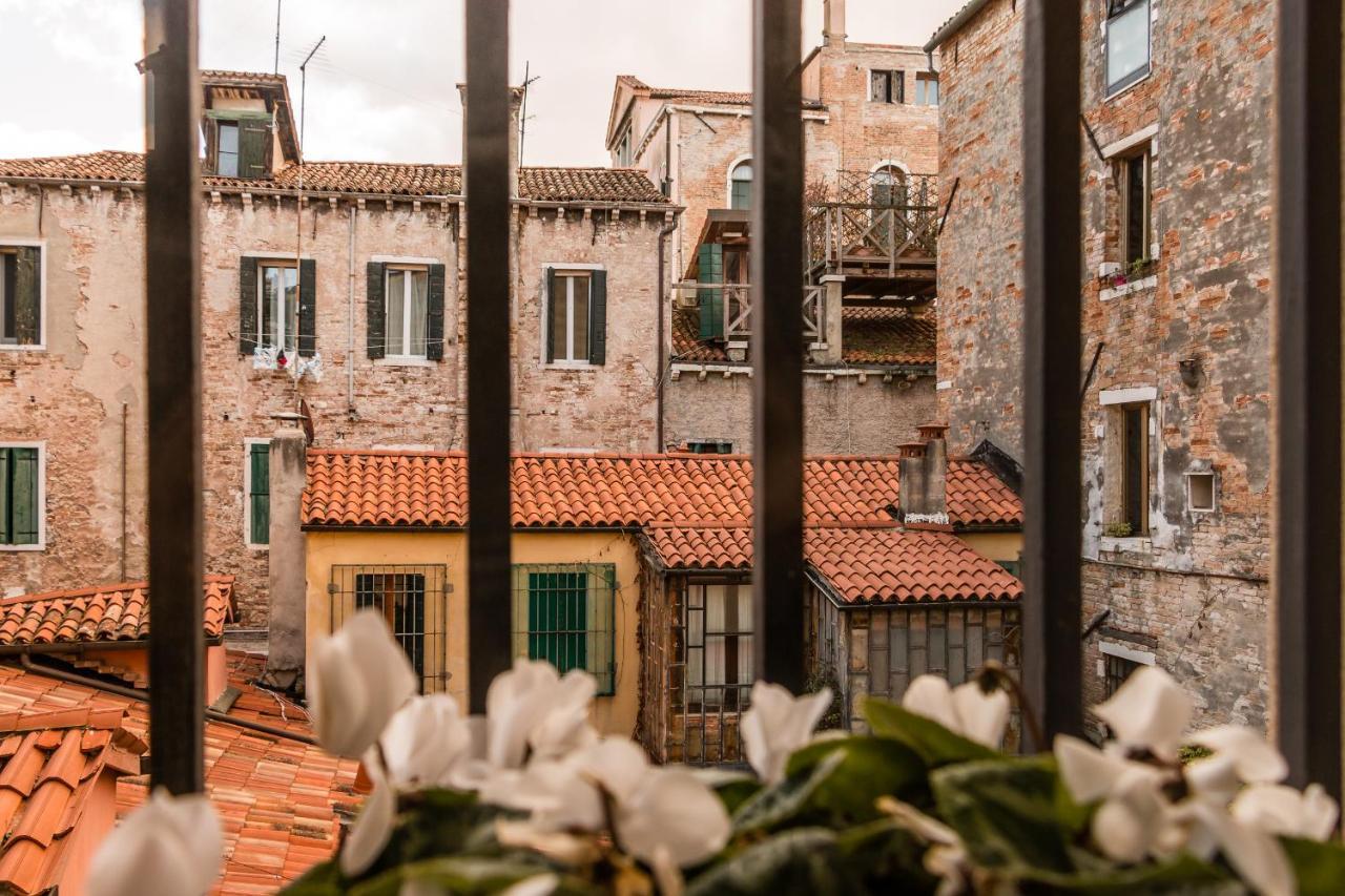 Doge'S Pantheon & St.Mark School In Hidden Venice Luaran gambar